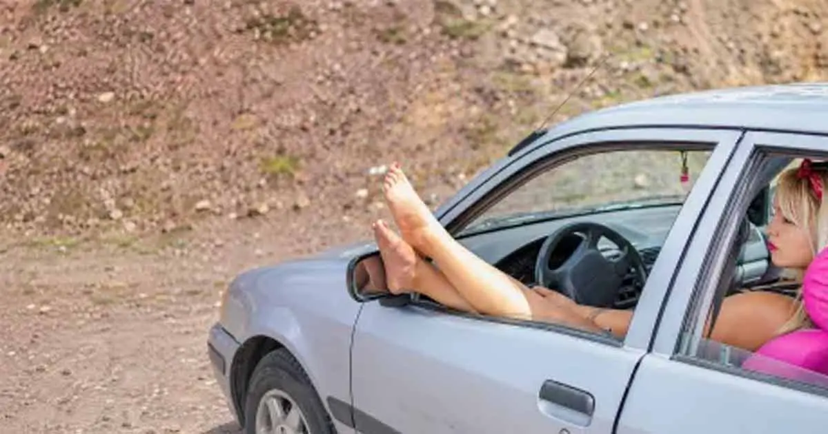 is it illegal to drive barefoot in indiana