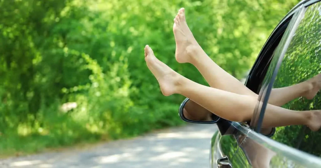 is it illegal to drive barefoot in missouri​