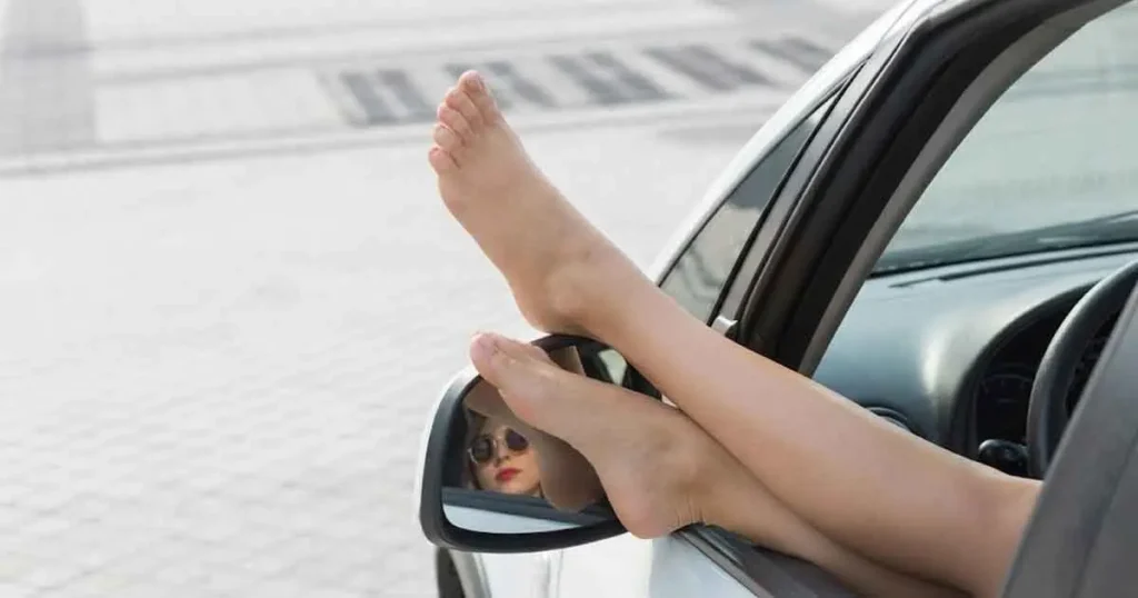 is it illegal to drive barefoot in kansas
