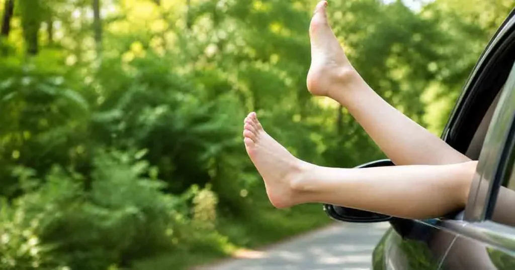 is it illegal to drive barefoot in maine